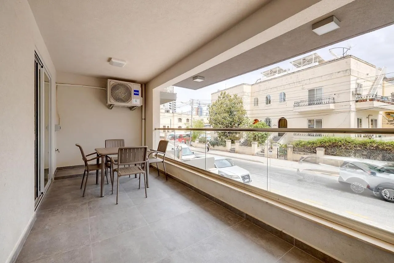 Modern Apartment Steps To St George'S Bay St. Julian's