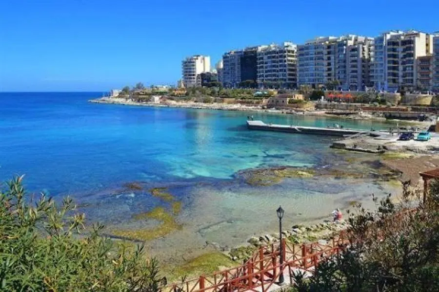 Modern Apartment Steps To St George'S Bay St. Julian's