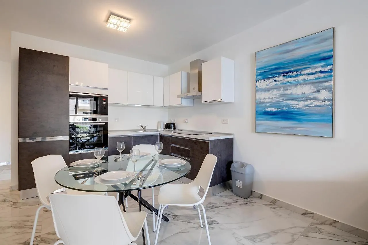 Modern Apartment Steps To St George'S Bay St. Julian's 0*,  Malta